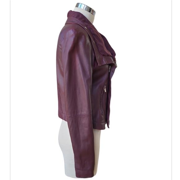 VEDA 100% Lamb Leather Cropped Moto Jacket Size M Burgundy Edgy Indie Rebel Chic - Picture 3 of 13